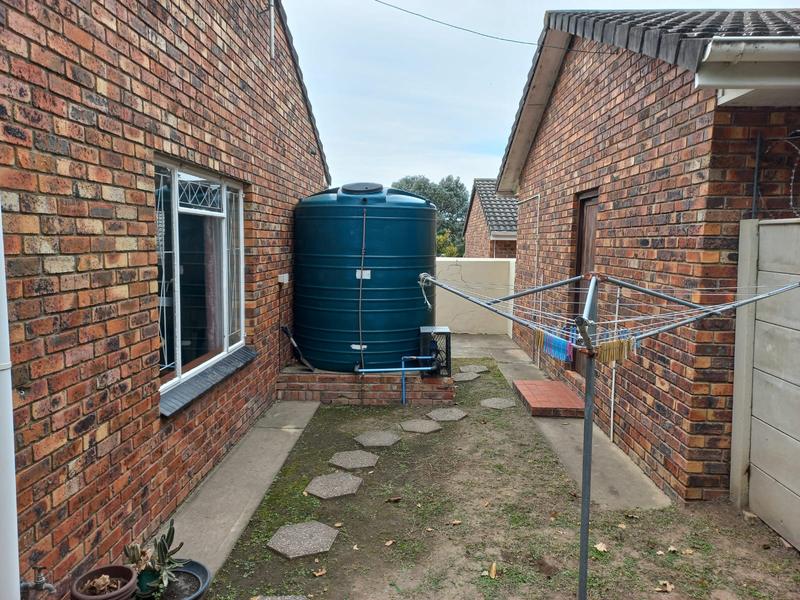 To Let 2 Bedroom Property for Rent in Grahamstown Eastern Cape